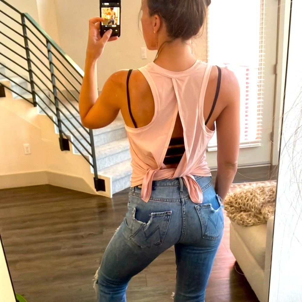 Lululemon light pink tie back tank top, size 6, perfect condition